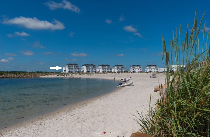 Weiße Strandvilla in Bestlage direkt an der Ostsee